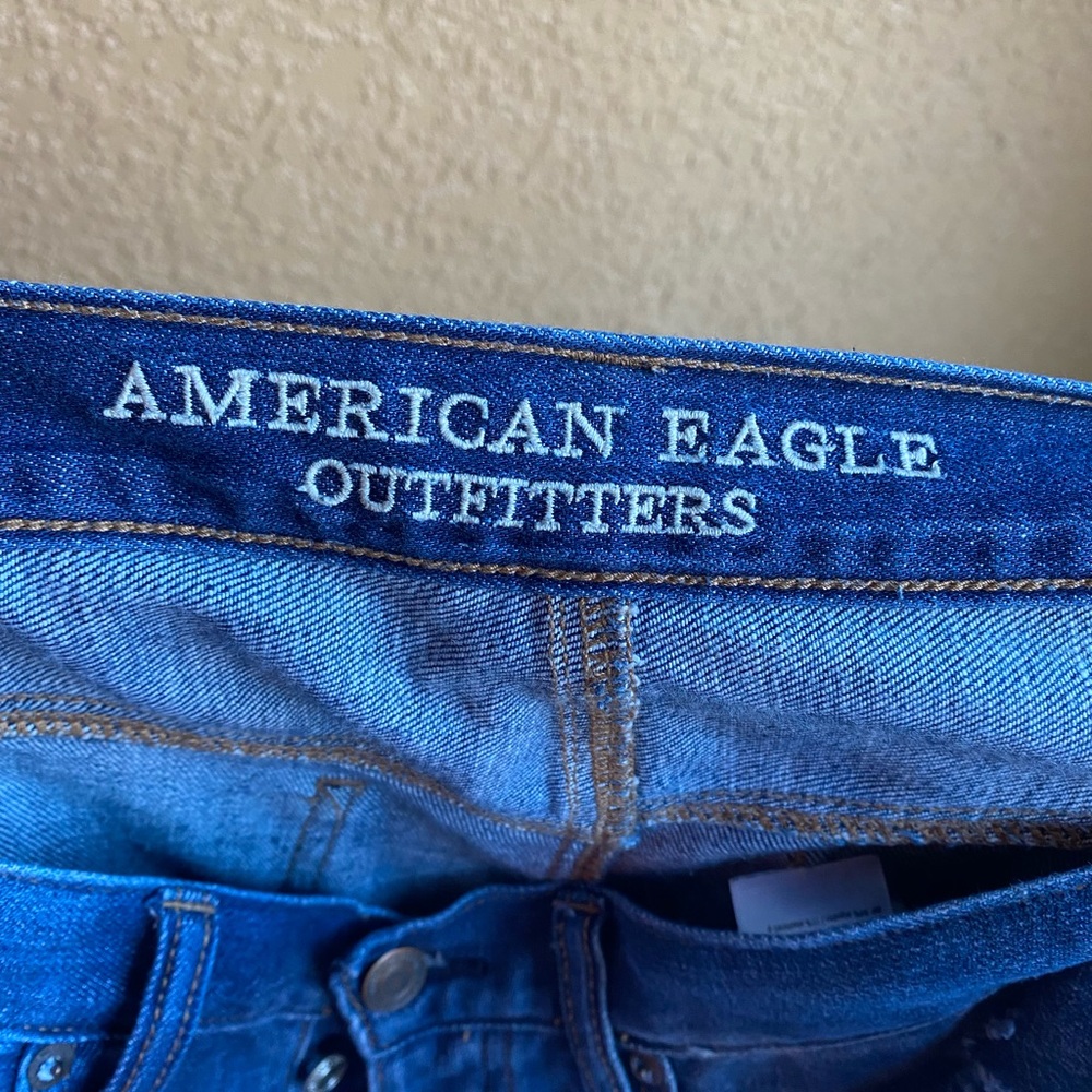 American Eagle Womens Blue Denim Vintage Hi Rise Ripped Jeans Size 6 EUC - Picture 4 of 4